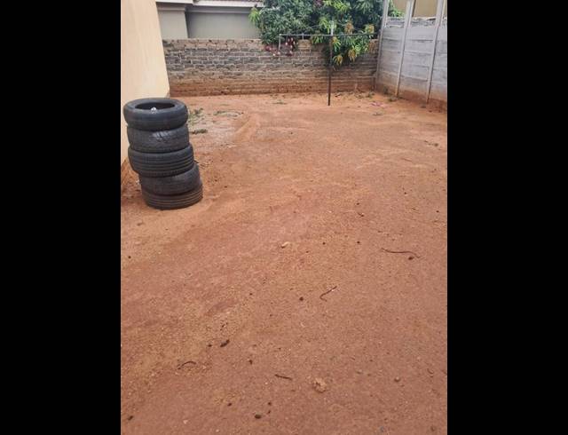 2 BEDROOM HOUSE FOR SALE IN TLHABANE WEST